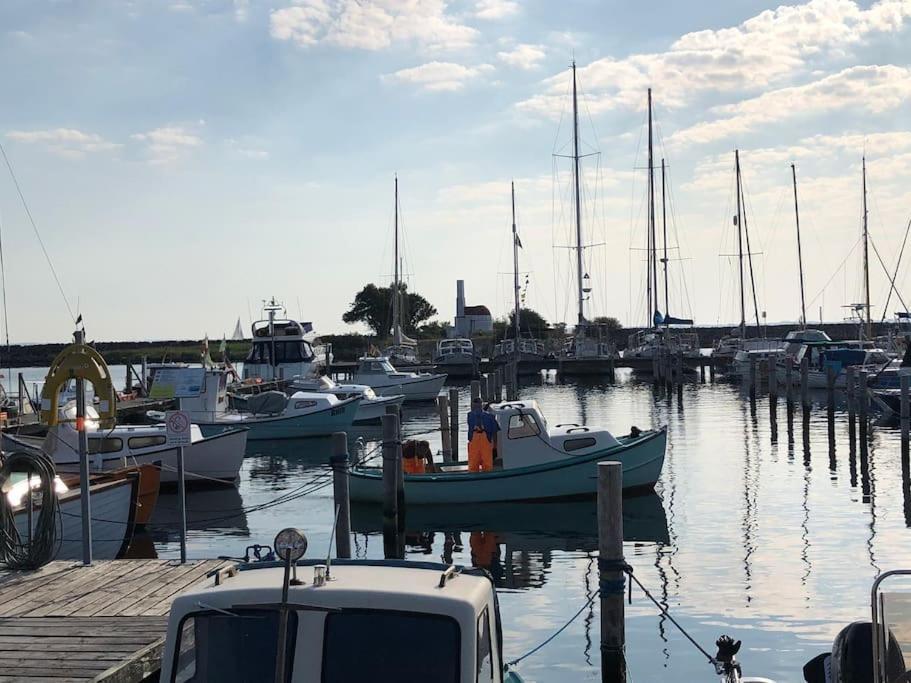 Вилла Skont Fiskerhus. Taet Pa By, Havn Og Havet Marstal Экстерьер фото