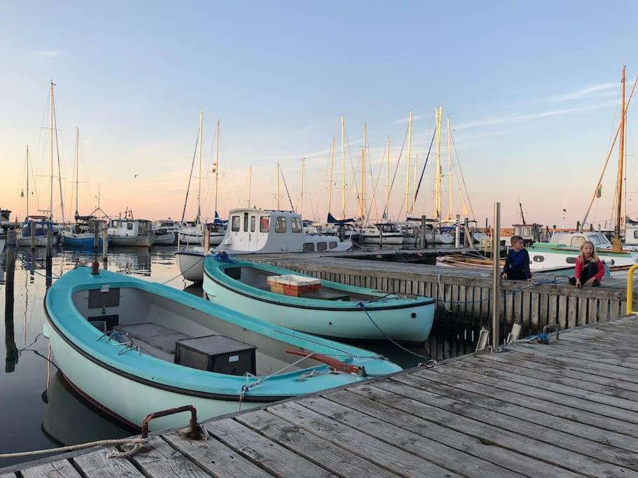Вилла Skont Fiskerhus. Taet Pa By, Havn Og Havet Marstal Экстерьер фото